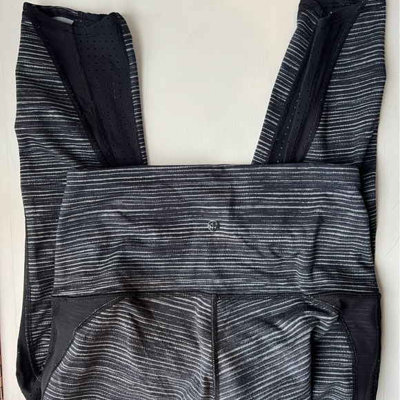 Lululemon Wunder Under Legging Size 6 - Picture 6 of 9